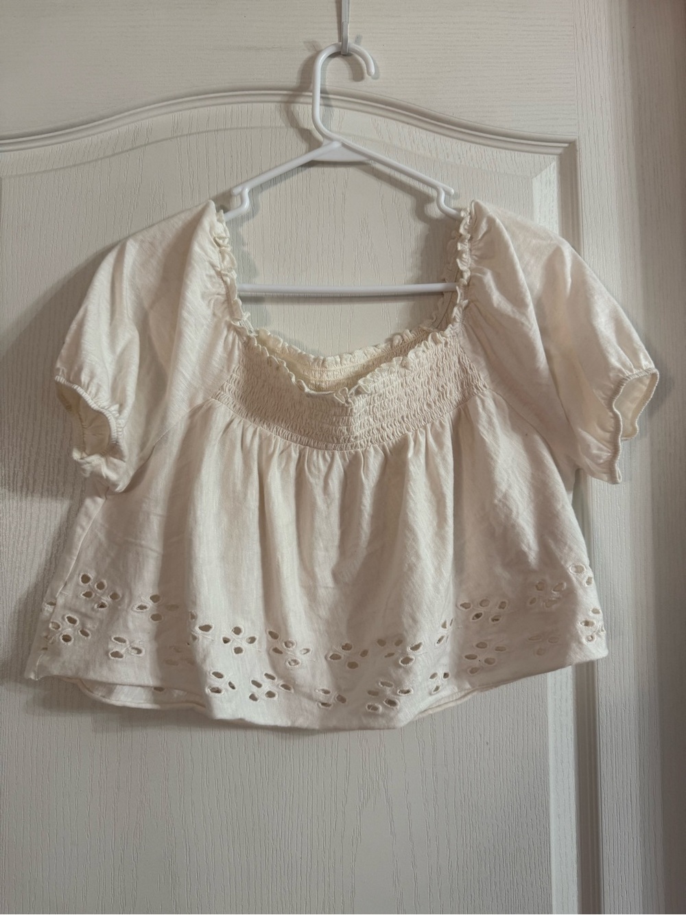 American Eagle Women’s White Eyelet Crop Top Sz S. MY-77